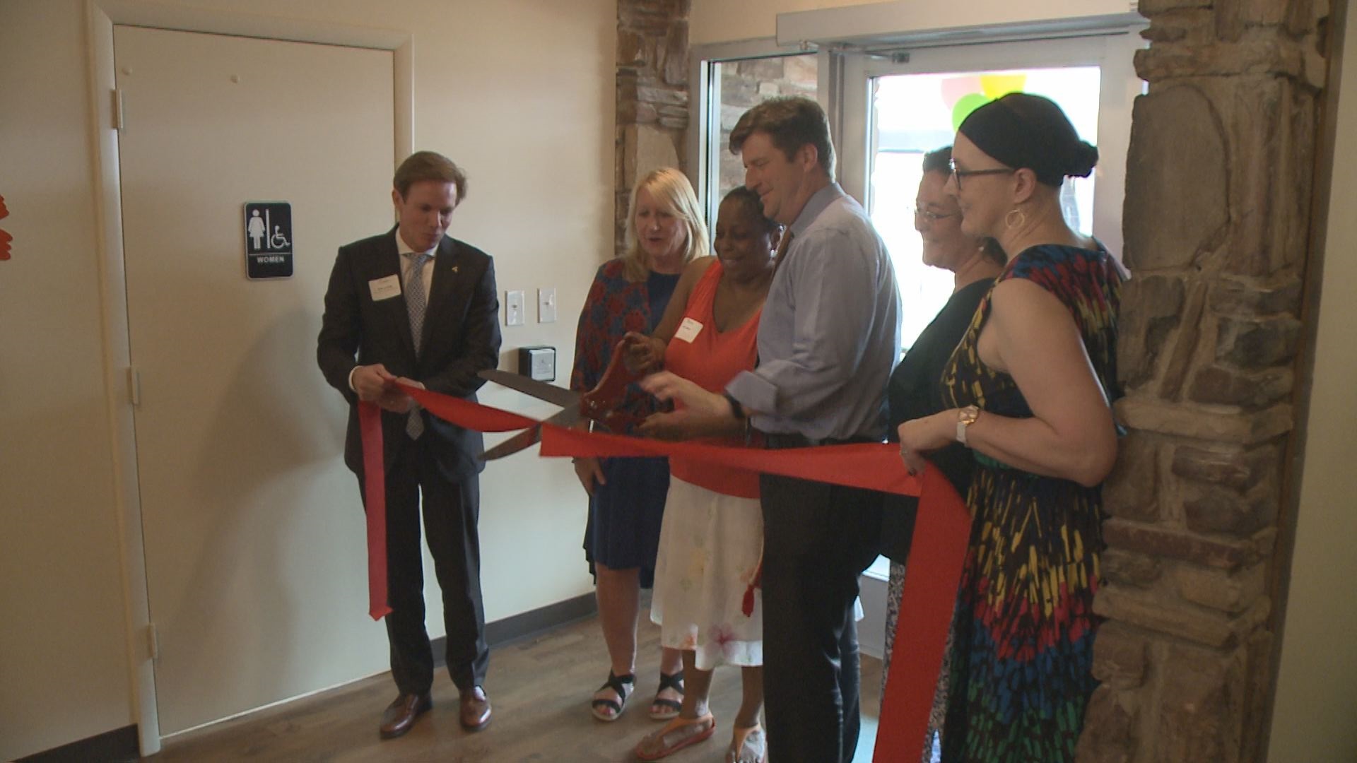 12news.com | New women's homeless shelter dedicated during hottest week